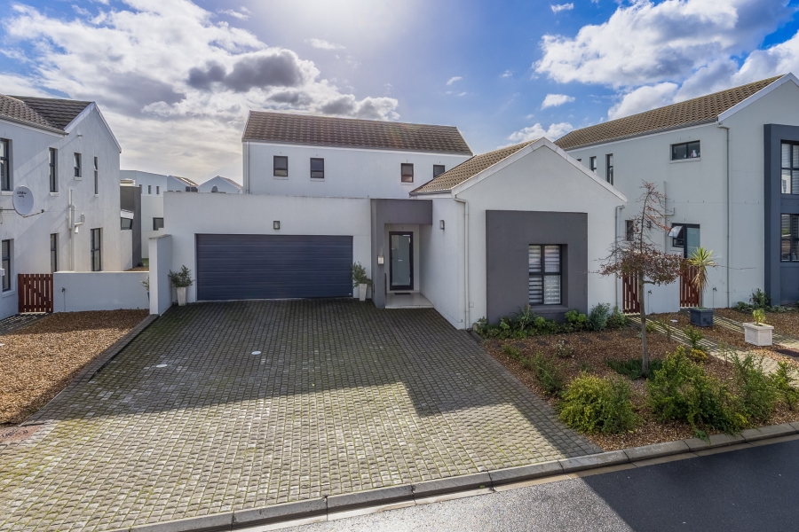 3 Bedroom Property for Sale in Jakarandas Western Cape